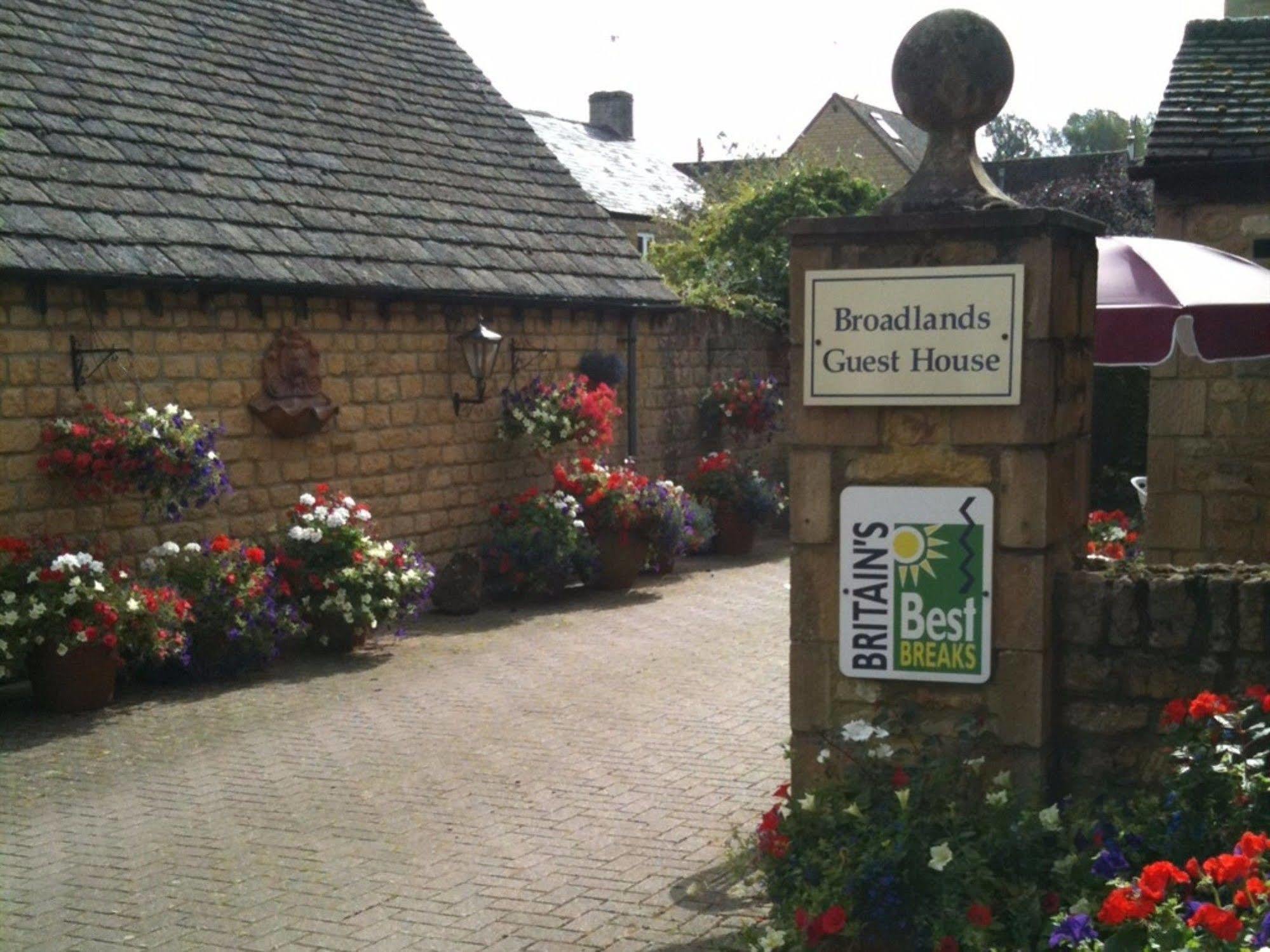 Broadlands Hotel Bourton-on-the-Water Exterior photo